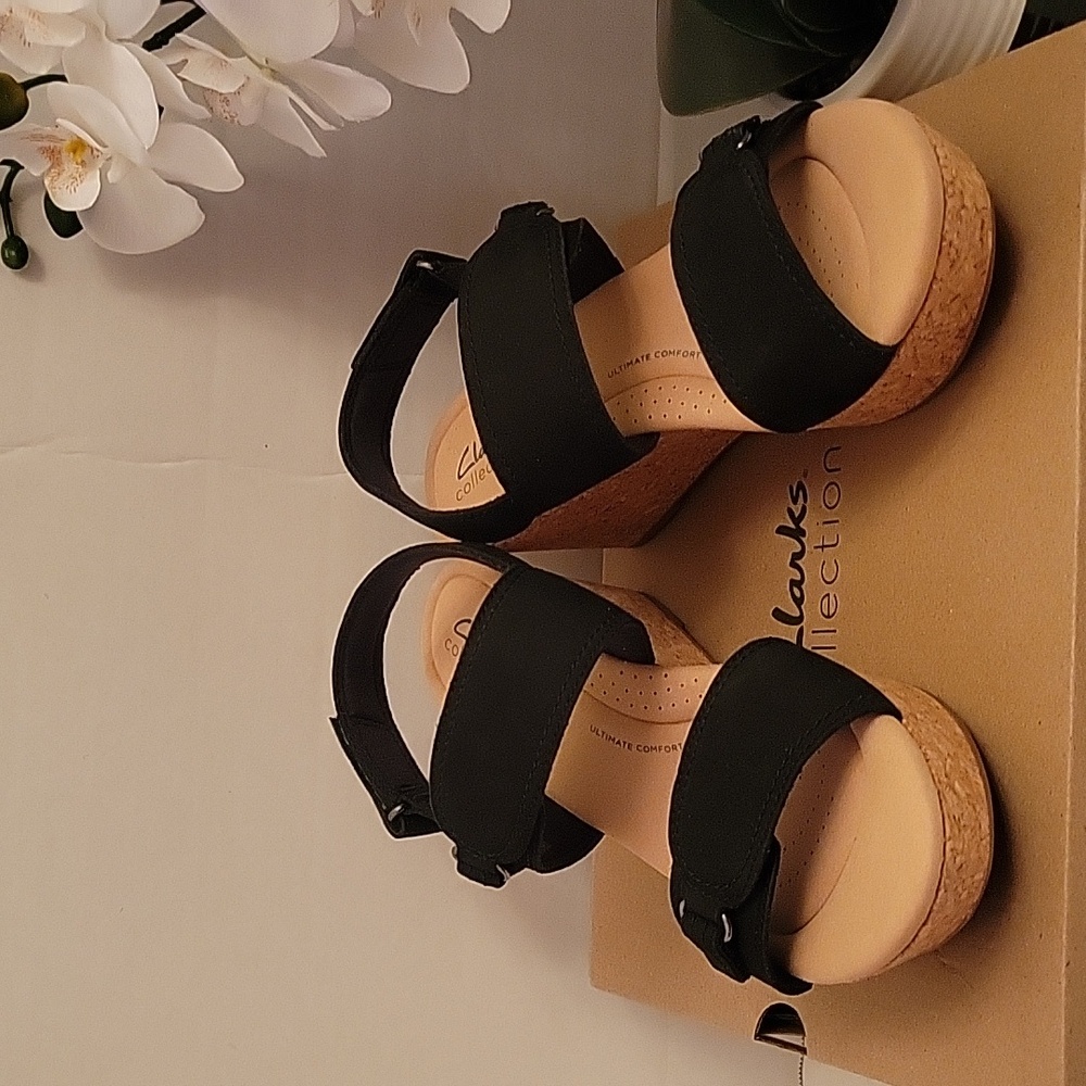 Clark's Women's Rose Lane Wedge Sandals,Black and Tan, 9.5 Wide